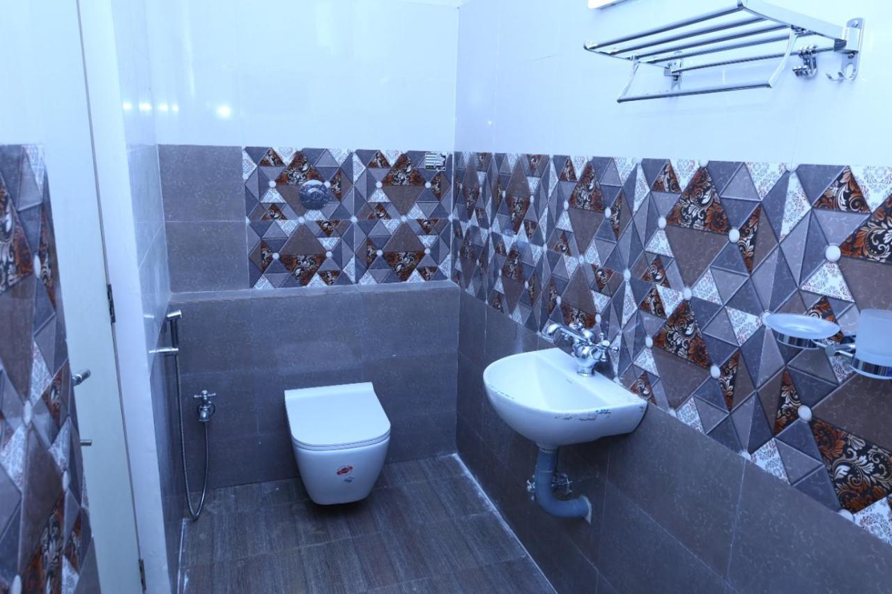 The Green Pride Resort Йелагири Екстериор снимка