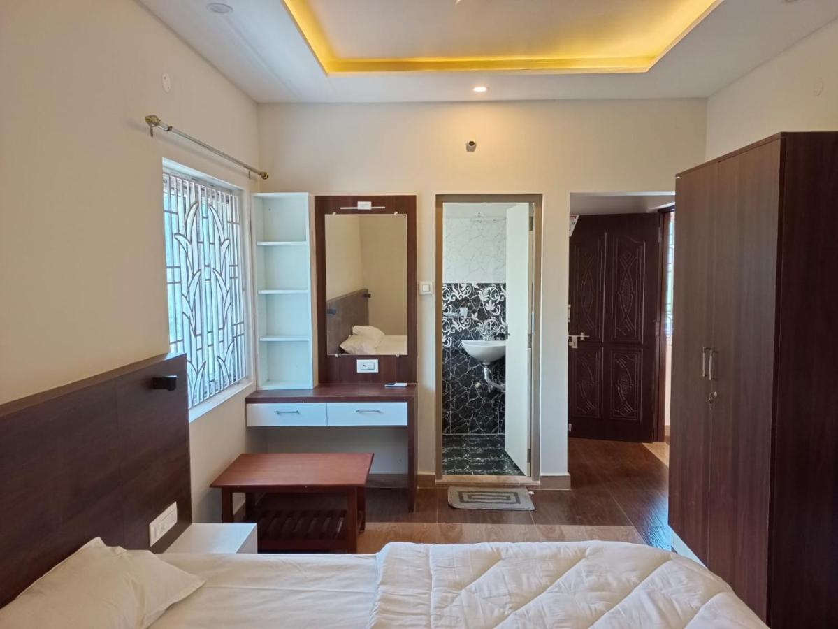The Green Pride Resort Йелагири Екстериор снимка