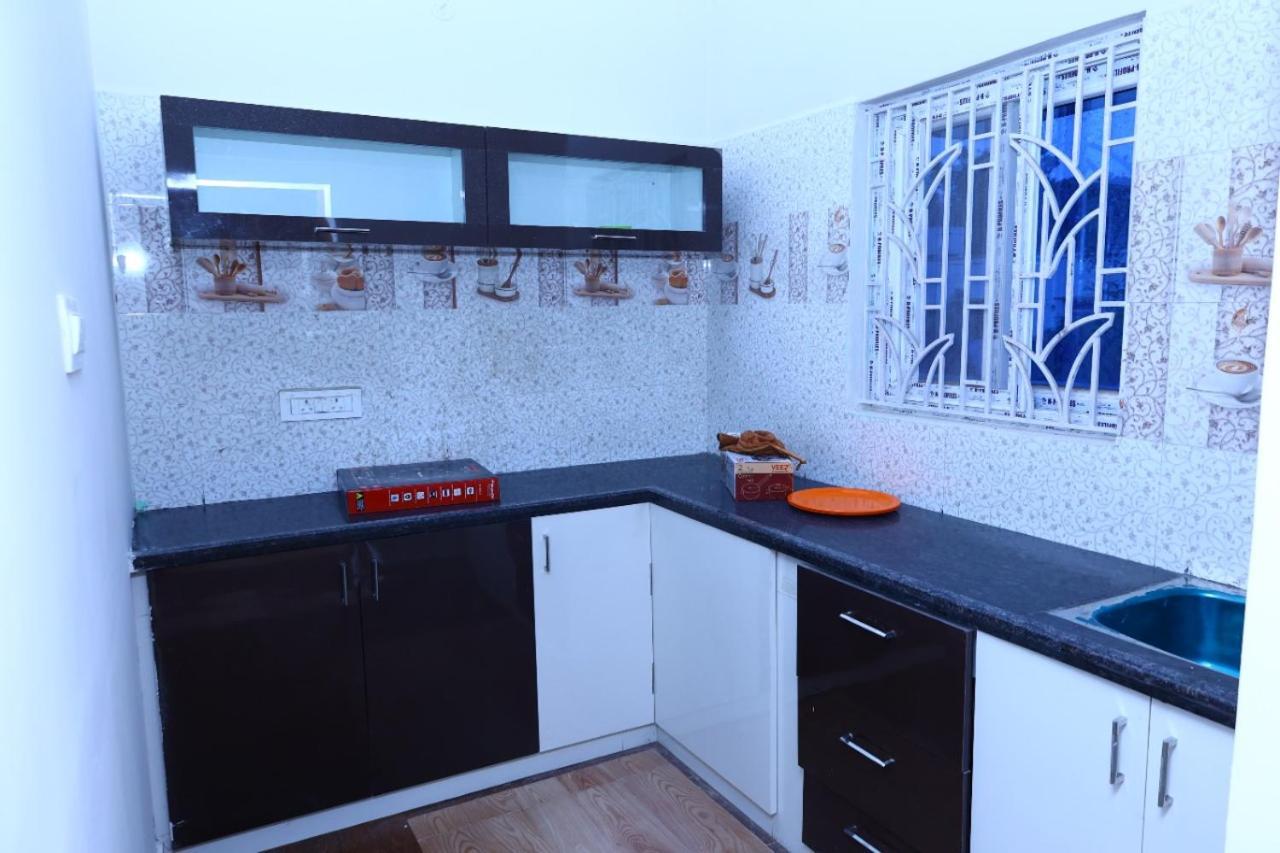 The Green Pride Resort Йелагири Екстериор снимка