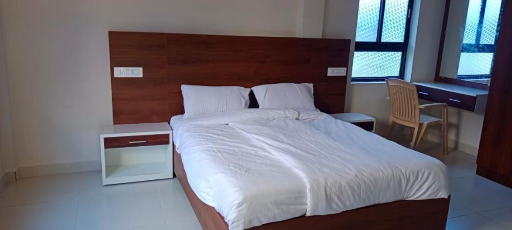 The Green Pride Resort Йелагири Екстериор снимка